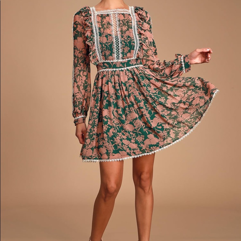 ✨HOST PICK ✨ Lulu’s Floral Skater Dress